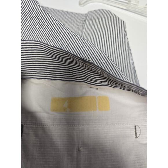 Peter Millar Mens Featherweight Pinstripe Shorts Blue and White Size 35 - Picture 4 of 7